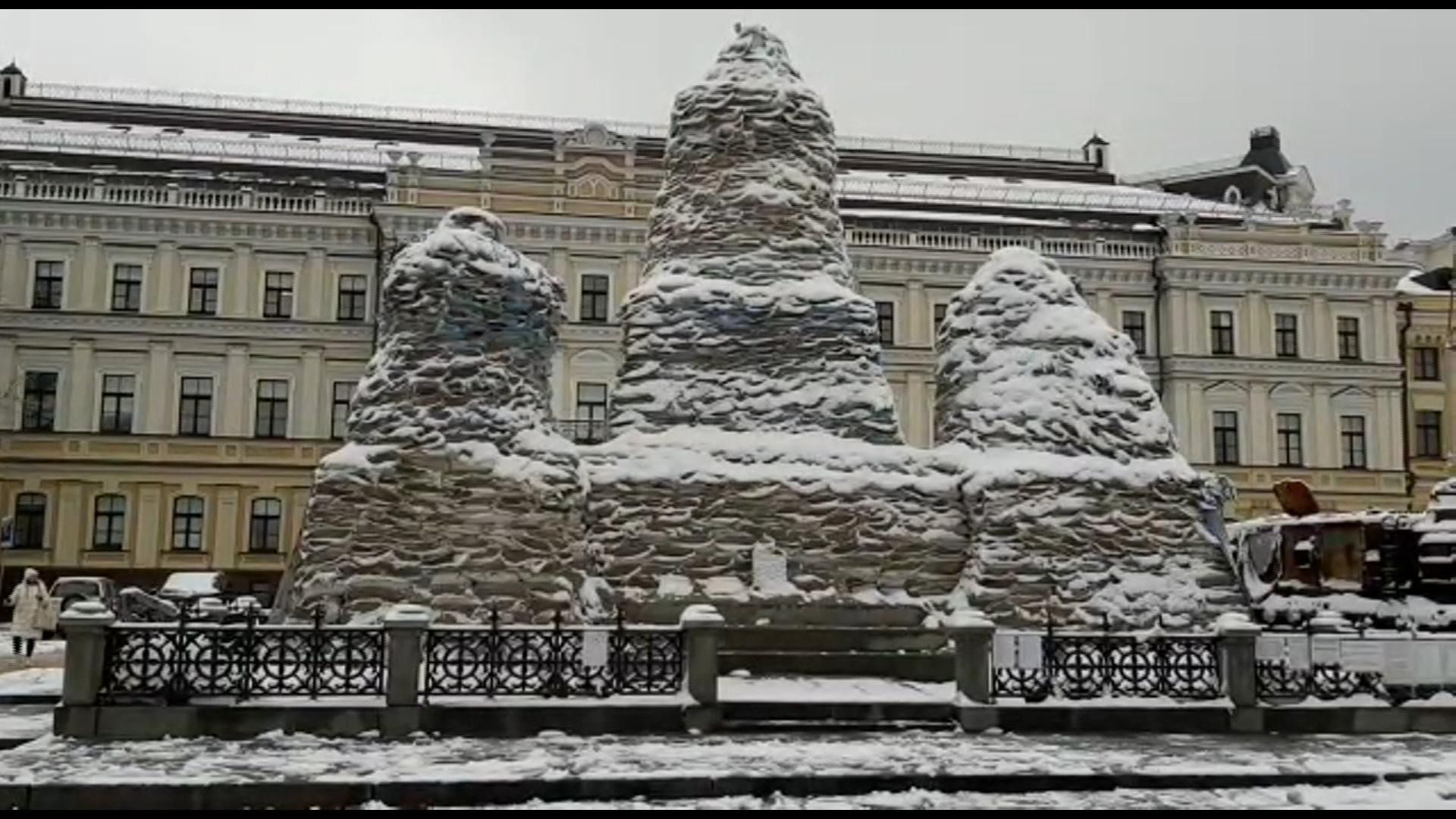Beelden in Kiev zijn ingepakt