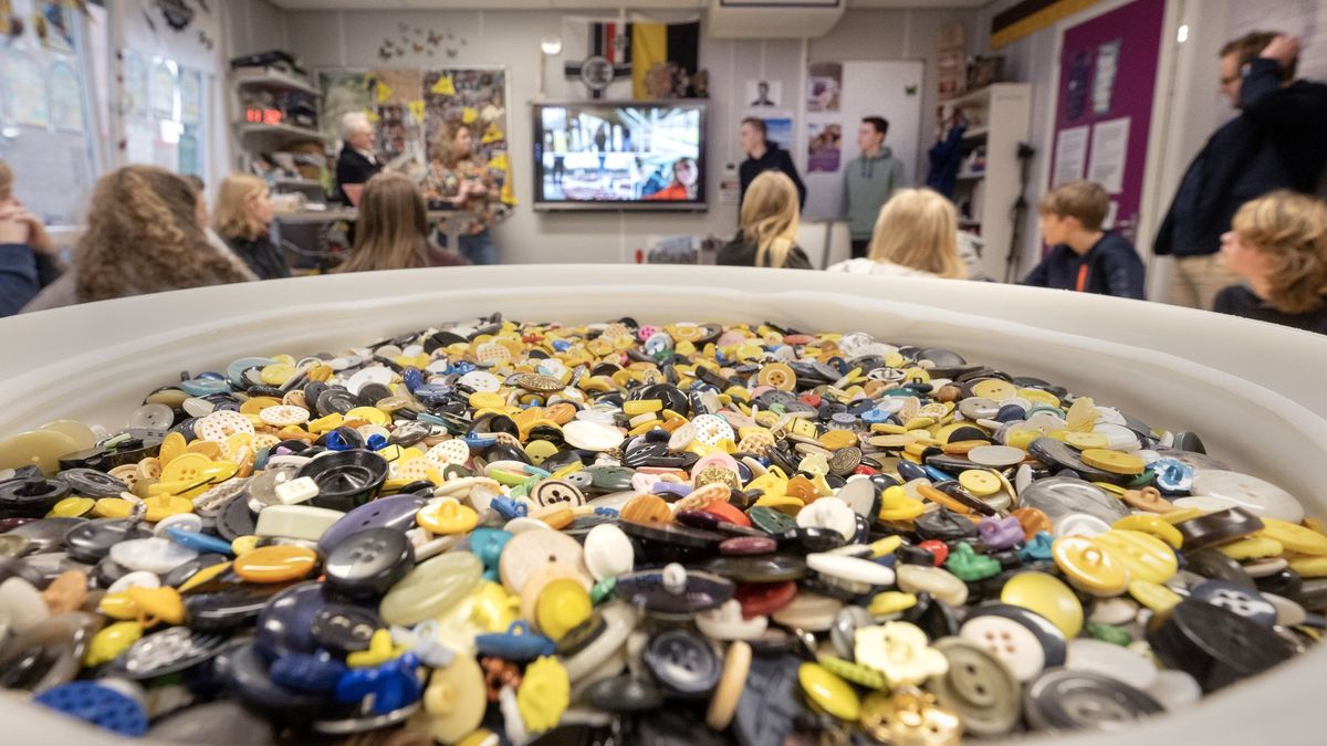 Herinneringscentrum Kamp Westerbork op zoek naar 1,5 miljoen knopen voor kunstwerk