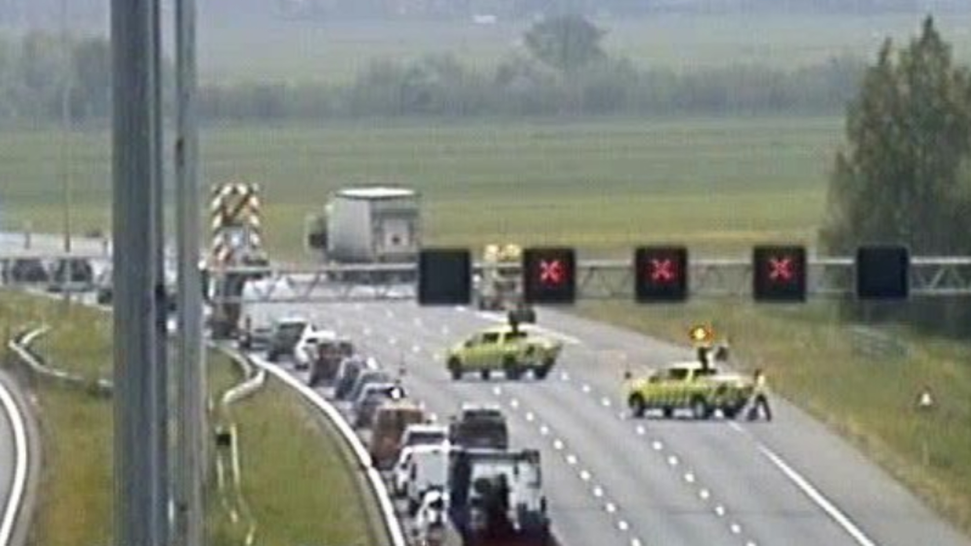 File van ruim een uur na ongeluk met meerdere voertuigen op A2 bij Vianen