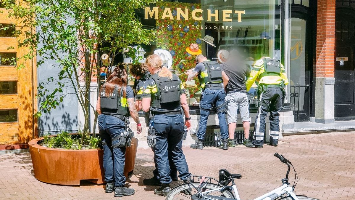 Persoon met 'vuurwapen' aangehouden in binnenstad Enschede; wapen blijkt nep