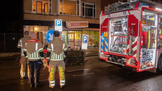 Fietser naar ziekenhuis na botsing in Amersfoort | Brand in Utrechtse wasserette. Fietser naar ziekenhuis na botsing in Amersfoort | Brand in Utrechtse wasserette.