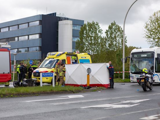 Bestuurster scootmobiel overleden na aanrijding met stadsbus in Zwolle