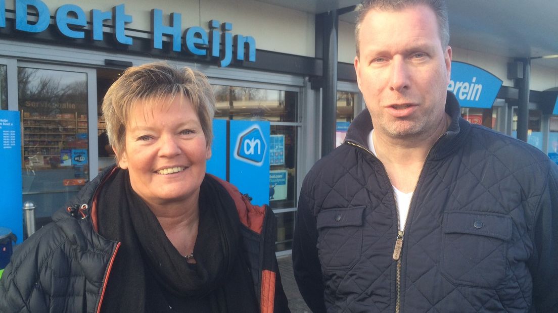Hennie Jager van de VVD en Henri Offerein van de Albert Heijn zijn de voorvechters van de koopzondag (Rechten: Hielke Meijer / RTV Drenthe)