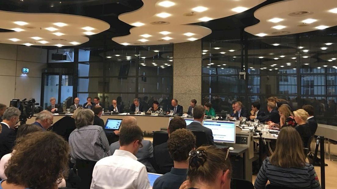 Het debat in de commissiezaal van de Tweede Kamer