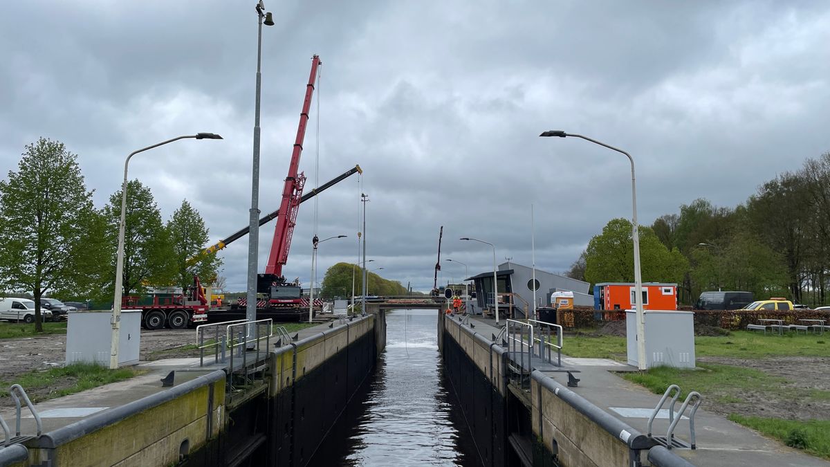 Deuren Stieltjeskanaalsluis worden na bijna vijftig jaar vervangen: 'Kwestie van passen en meten'