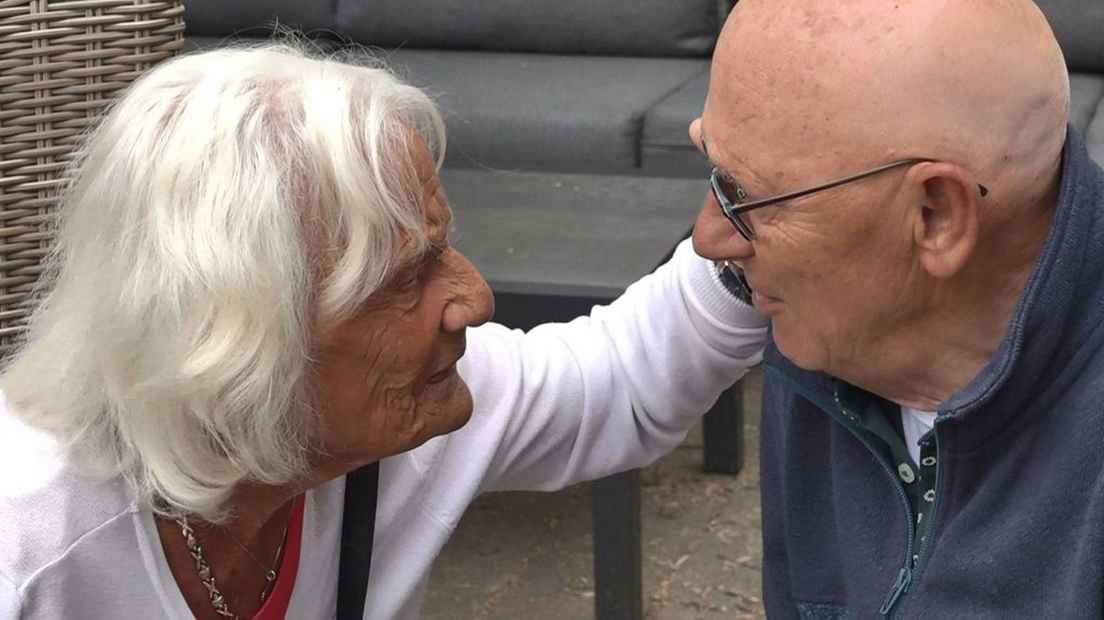 Bep Friedt en Hans Hutten, beiden 'gasten' in de Herbergier