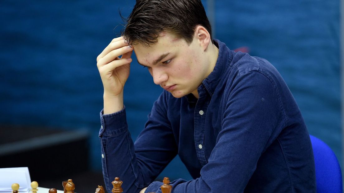 Lucas van Foreest tijdens het TATA schaaktoernooi in 2018