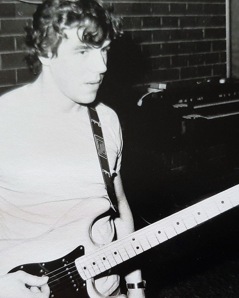 'Zeeuwse gitaarprins' Leo van de Ketterij overleden Omroep Zeeland