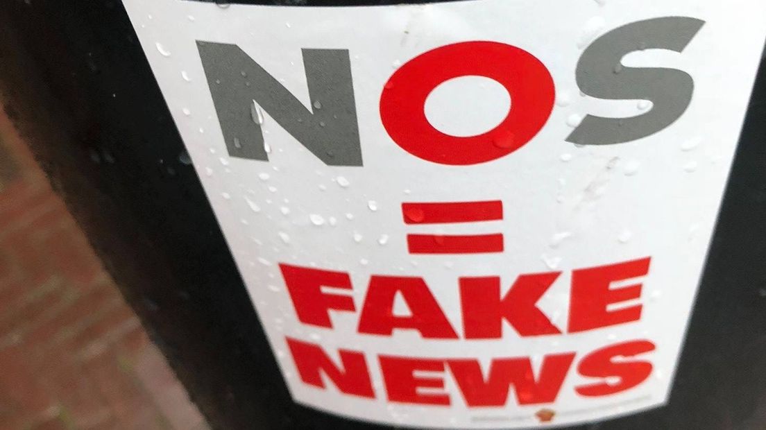 NOS uitgemaakt voor verspreider van nepnieuws op stickers in Middelburg