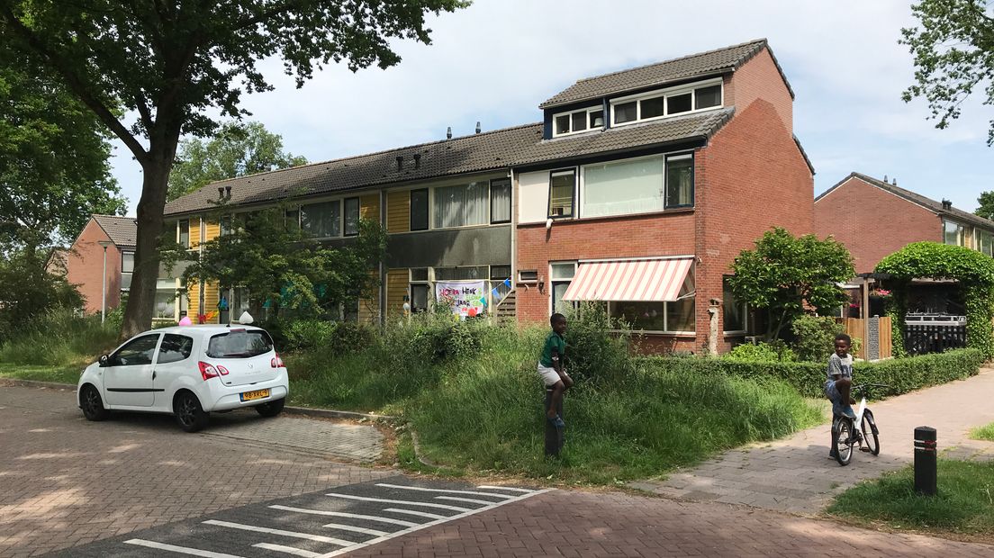 Als een koper van een voormalige huurwoning zelf heeft verbouwd kan of wil hij niet mee in sloop of verduurzamingsplannen (Rechten: Serge Vinkenvleugel/RTV Drenthe)