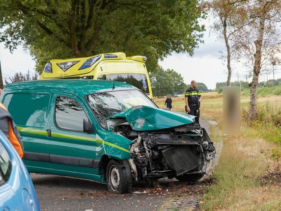 Twee gewonden bij ongeluk in Stuifzand, bestuurder aangehouden