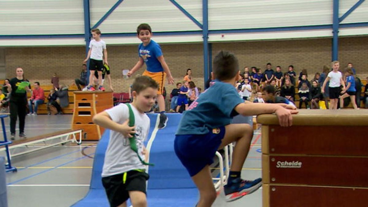 Rode hoofdjes en bezweten koppies bij ZK apenkooien in Oostkapelle