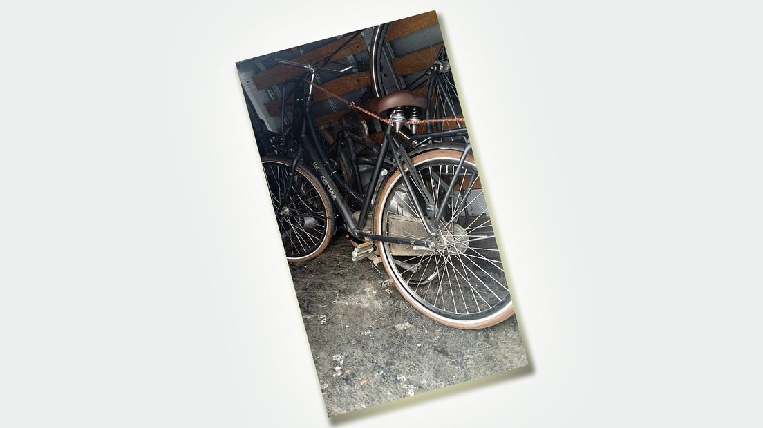 De politie verspreidde een foto van de gestolen fiets.