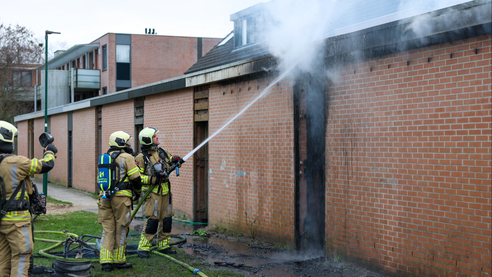 Brand in schuurtjes Driebergen, konijnen gered