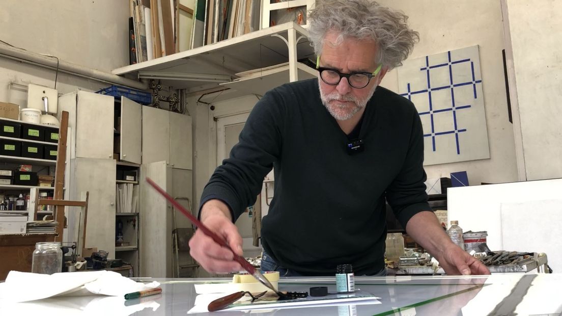 Kunstenaar Dolf Verlinden maakt kunst van spatschermen