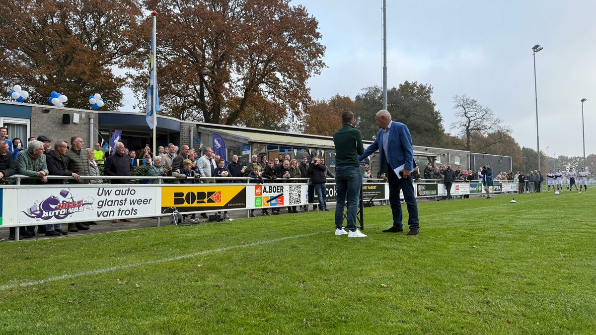 Parkeerproblemen zijn verleden tijd: vernieuwd sportpark vv LEO in Loon heropend