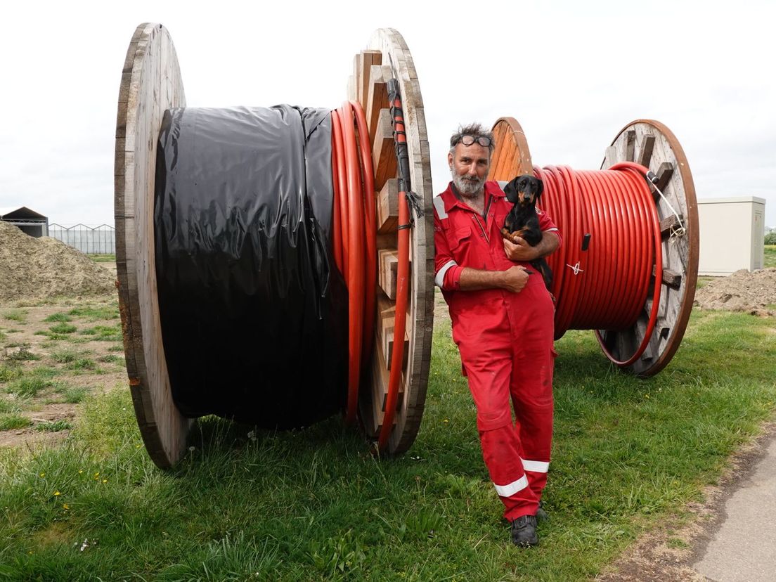 Gerben de Jong op de locatie aan de Schreyrackseweg in Bleiswijk waar een nieuwe aardwarmte-bron gaat komen