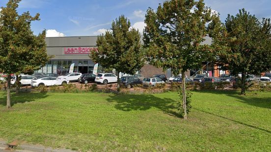 Eerste Leen Bakker sluit zijn deuren in Limburg door financiële problemen Home