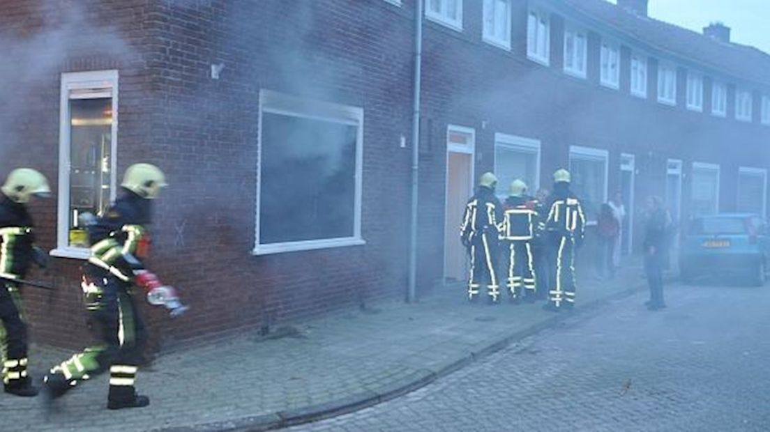 Huis in Almelo onbewoonbaar na brand