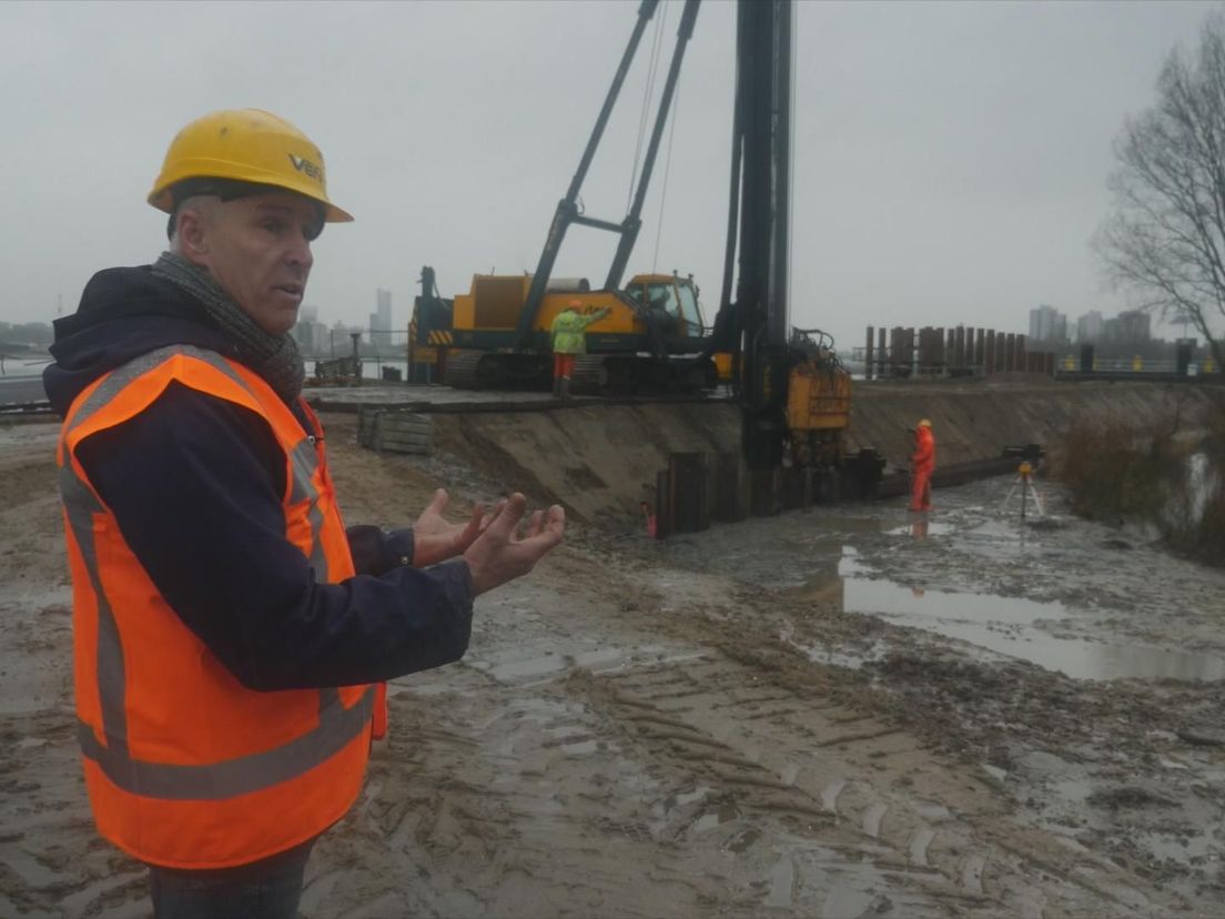 Gijs en zijn mannen zijn al meer dan een jaar bezig op het Eiland van Brienenoord