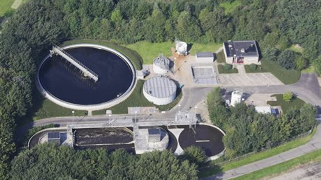 Omdat er in de rioolwaterzuivering in Ruurlo een storing is opgetreden, krijgt de zuivering maandag en dinsdag een uitgebreide schoonmaakbeurt.  De storing kan niet vanzelf worden verholpen.