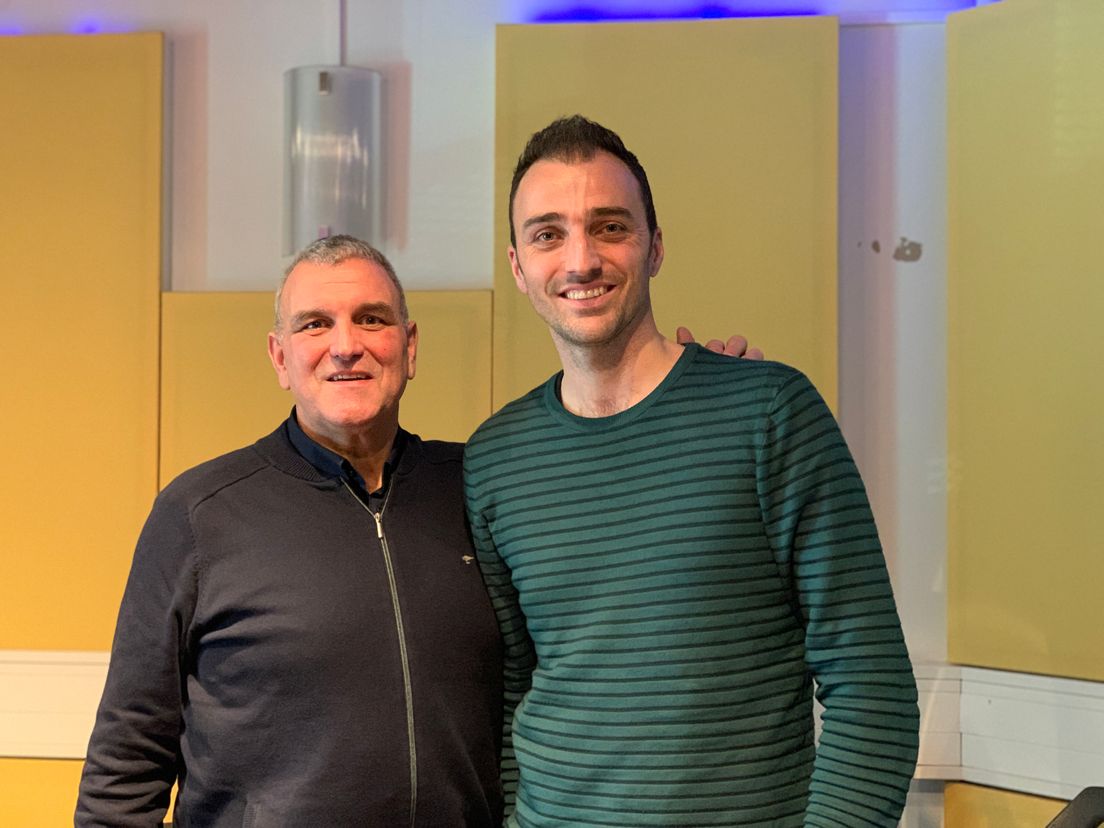 Roparun-directeur Wiljan Vloet gaat in gesprek met presentator Dennis Kranenburg.