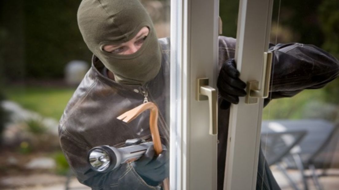 De inbrekers komen meestal binnen via een raam (Rechten: archief RTV Drenthe