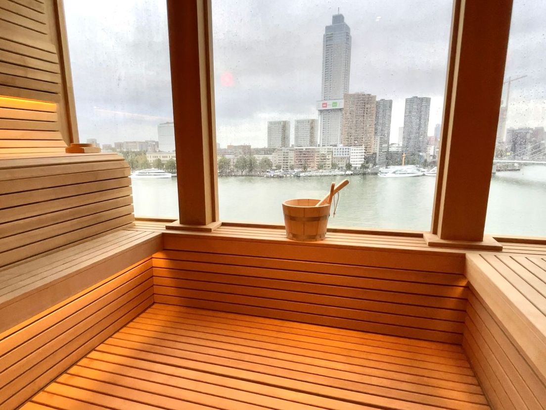 De sauna aan boord van het MS Rotterdam biedt een prachtig uitzicht