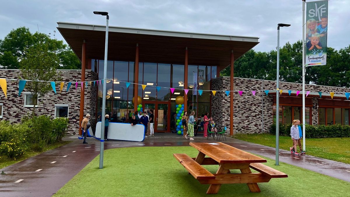 Miensskipsskoalle De Legeaën nu ook officieel open