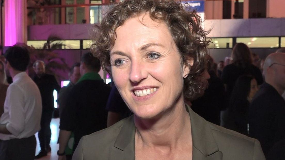 Steffenie Pape bij de Arnhemse uitslagenavond.
