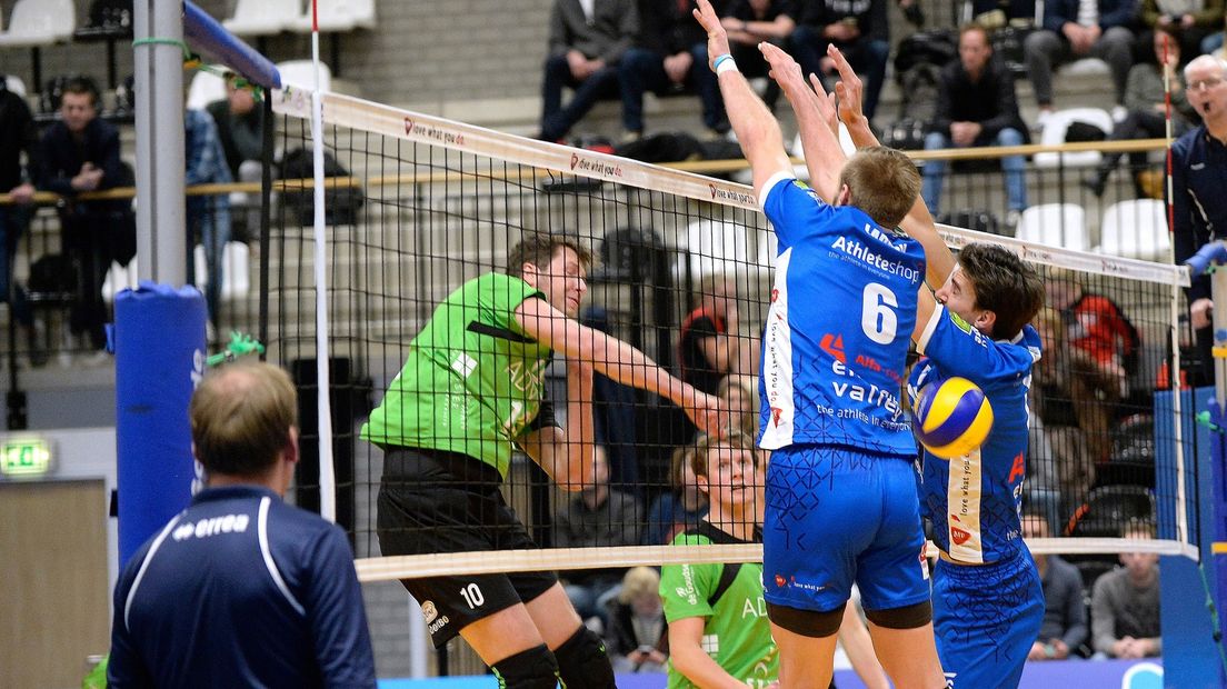 Het Lycurgus blok geklopt door SSS speler Dwin Brouwer