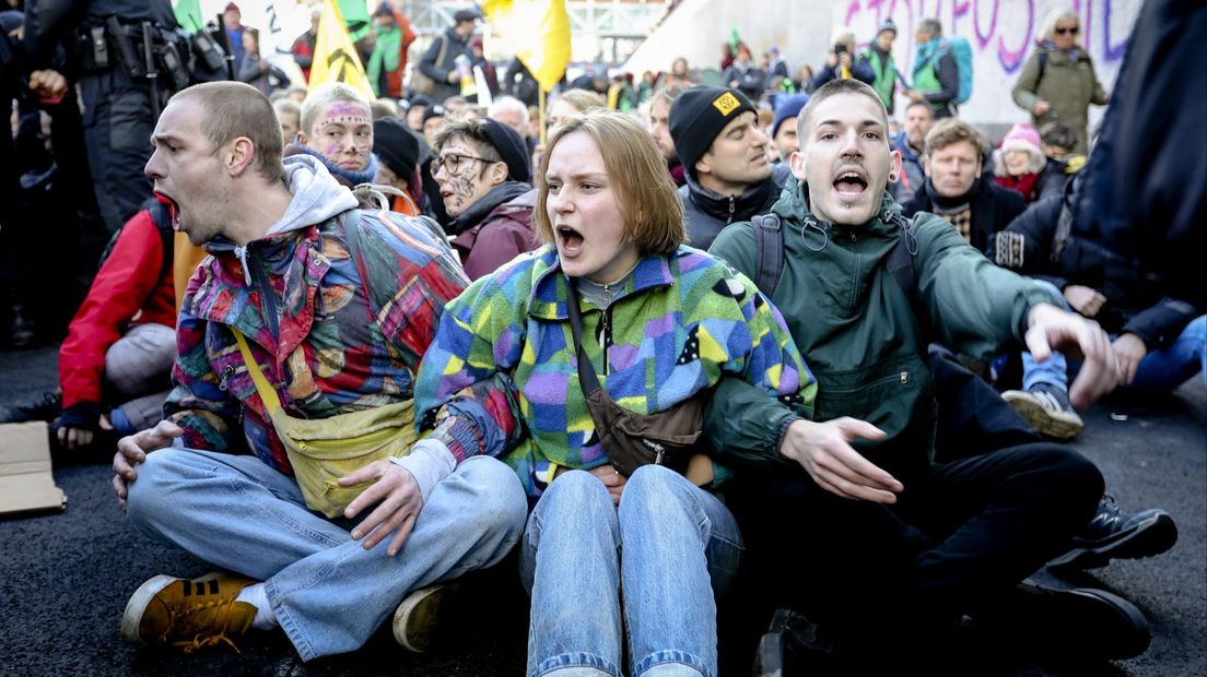 Op 29 januari zaten klimaatdemonstranten vastgeketend op snelweg A12