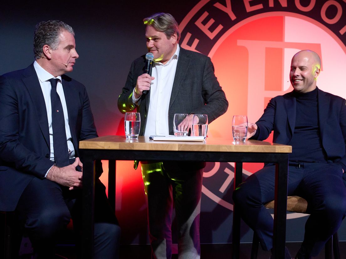 Dennis te Kloese en Arne Slot tijdens de nieuwjaarsreceptie van Feyenoord