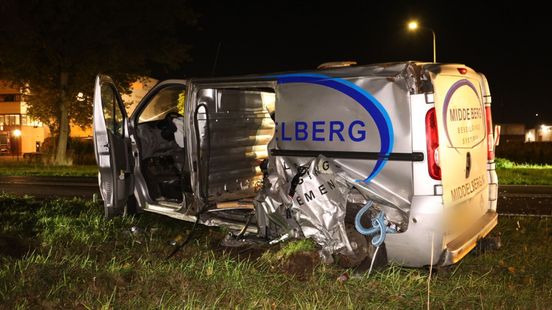 Twee gewonden bij zware aanrijding op N320