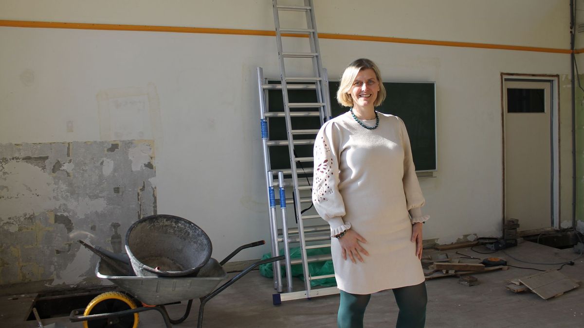 School van 100 jaar in Nijeveen verandert in koffiebar en tourist infopunt: '10 jaar oude melk stond