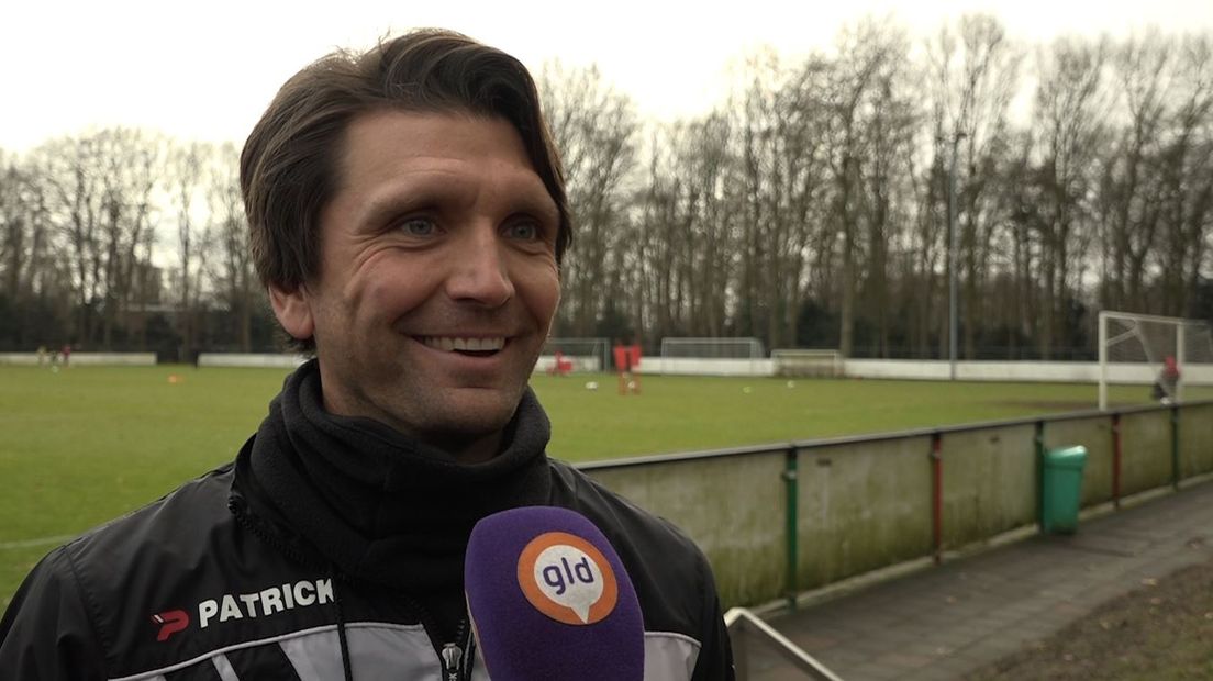 Bij de 5-0 nederlaag van NEC in de Arena tegen Ajax schreef trainer Peter Hyballa een gedicht.