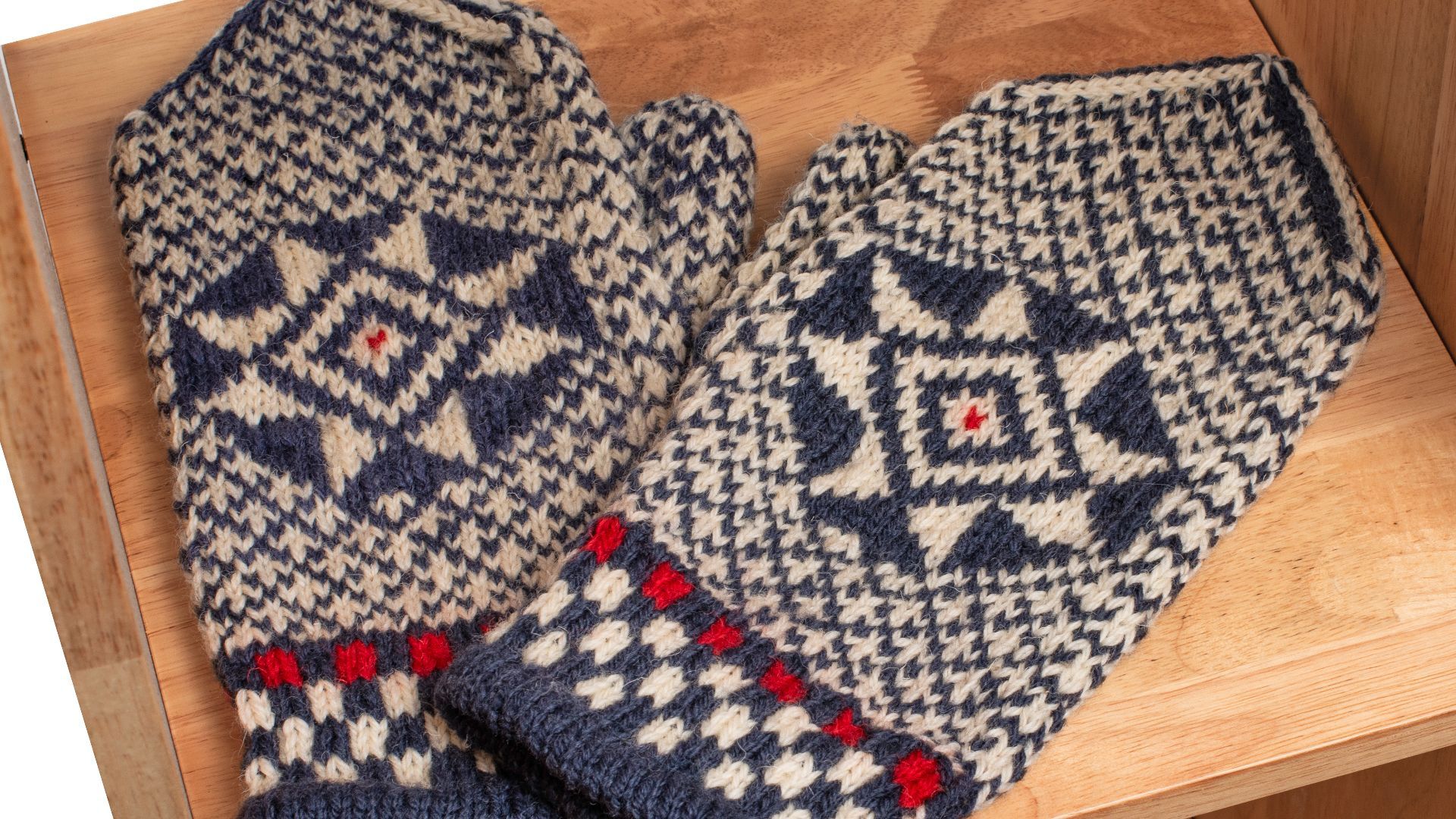 De Grolse wanten van pure wol