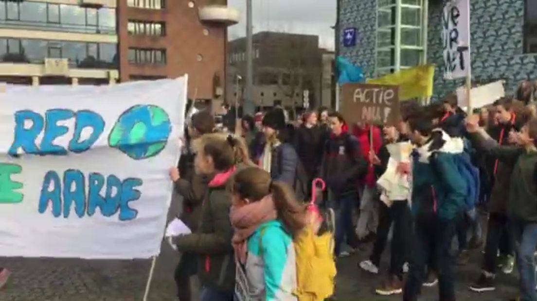 Scholieren staken voor een beter klimaat