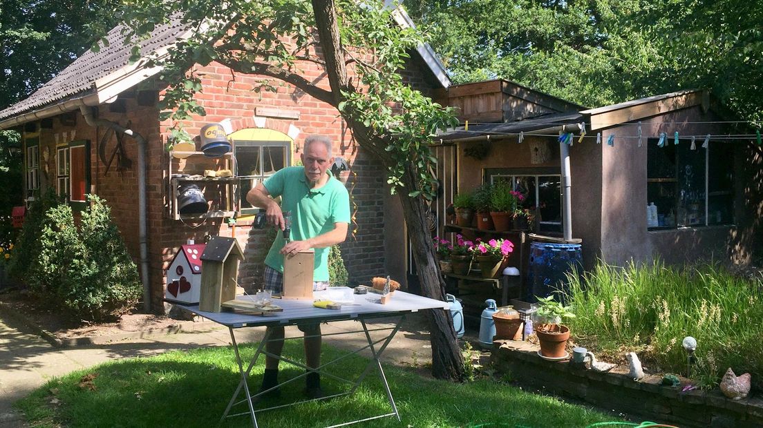 Houtkunstenaar Jan Mol uit Haaksbergen