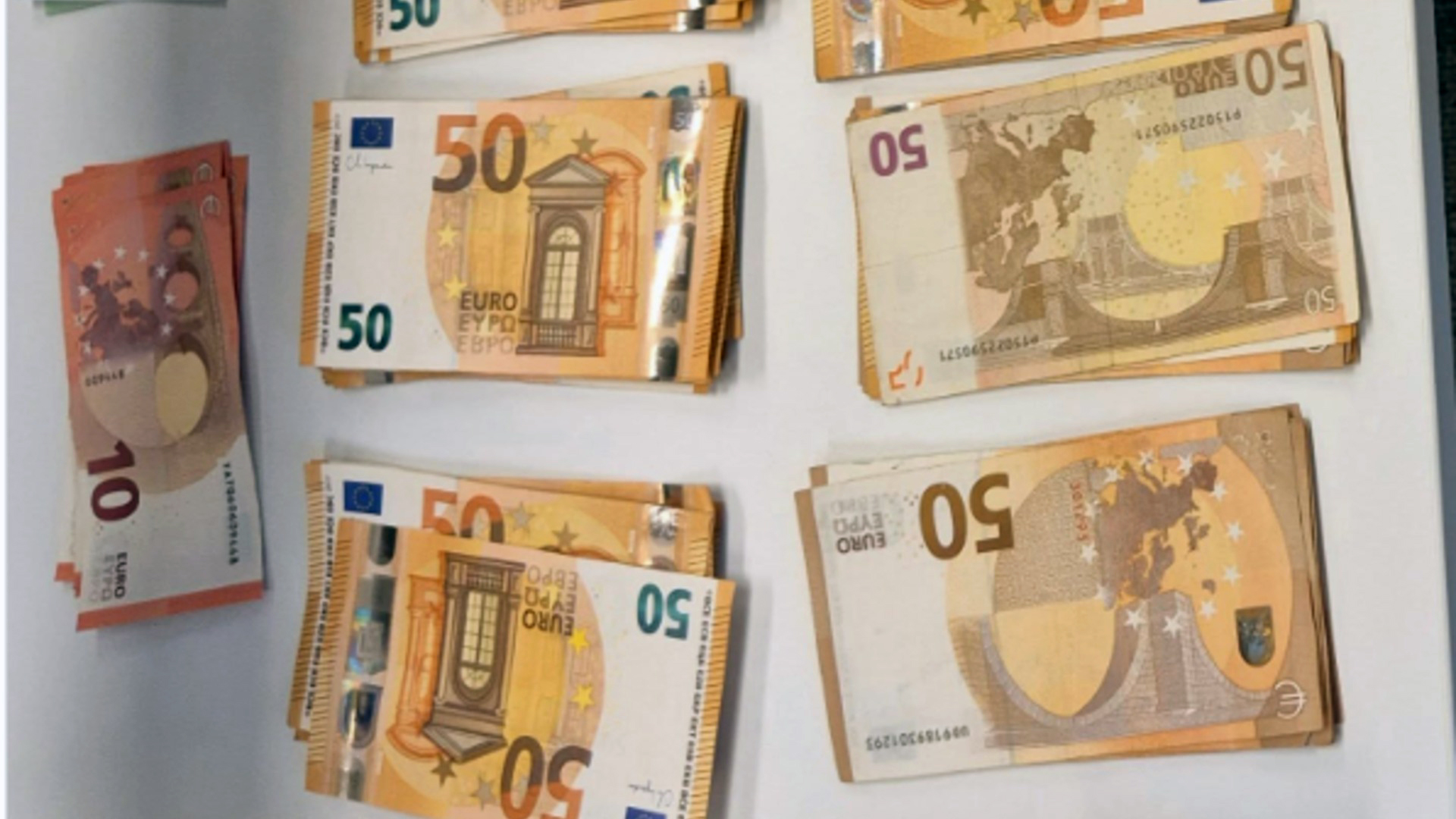 Politie ontdekt 25.000 euro bij routinecontrole