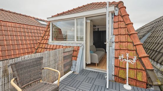 Kleine zolder met heel krappe slaapkamer te koop: 'Schandalige prijs' Home