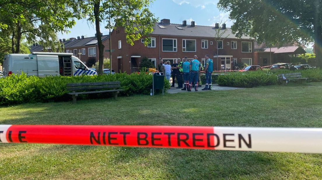 In een woning aan de Resedastraat is mogelijk een explosief aanwezig.