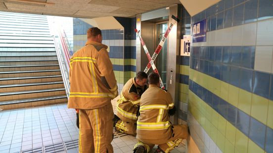 Drie personen bevrijd uit 'horrorlift' in Meppel Nieuws