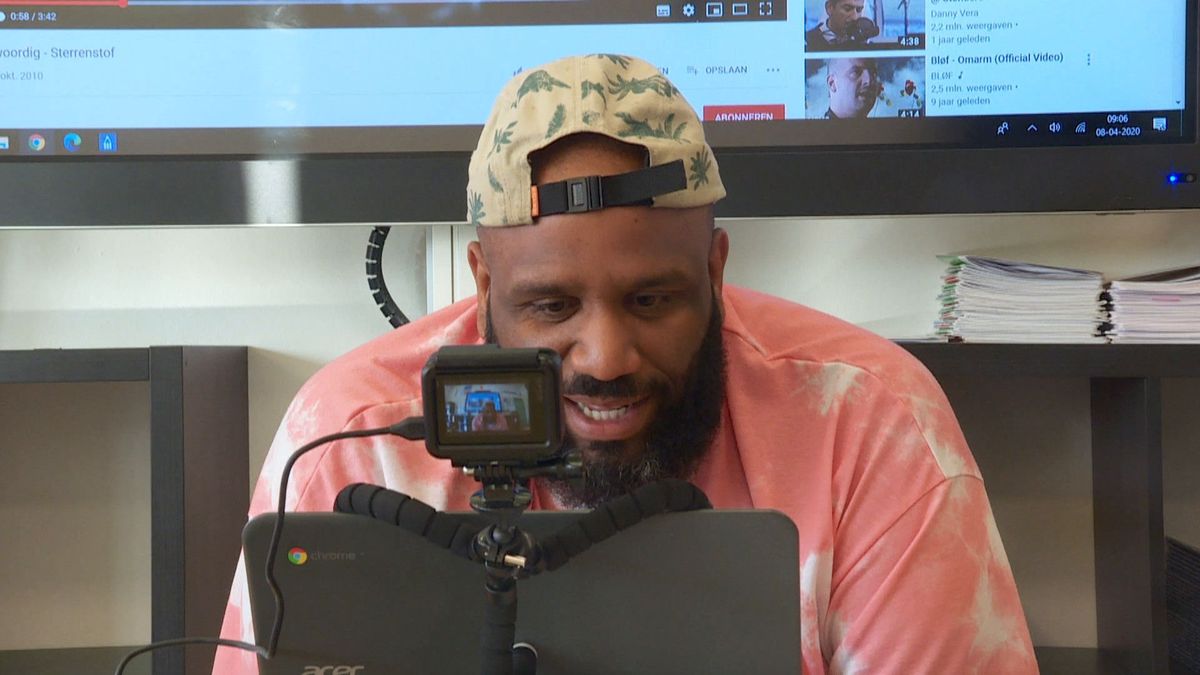 Verrassing: Willie Wartaal van De Jeugd van Tegenwoordig staat voor de