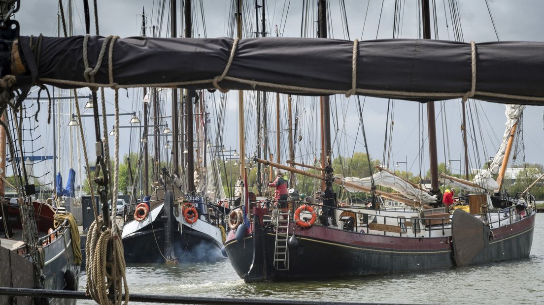 De oude zeilschepen van de bruine vloot