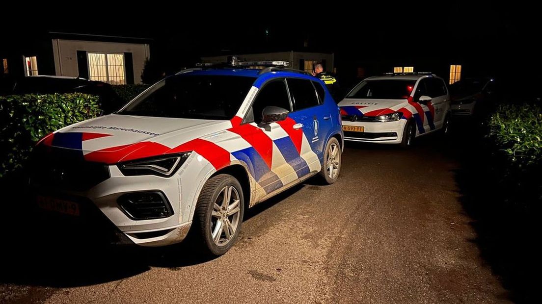 De politie kwam zaterdagavond met meerdere eenheden ter plaatse.