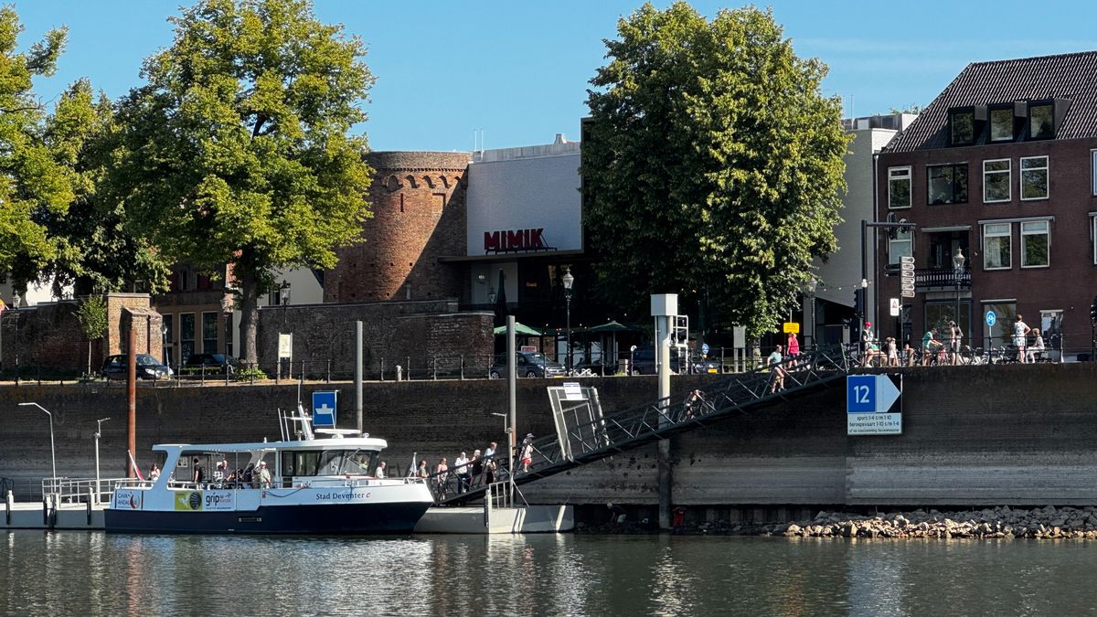IJssel zakt richting laagterecord, Deventer pontje heeft nog halve meter speling