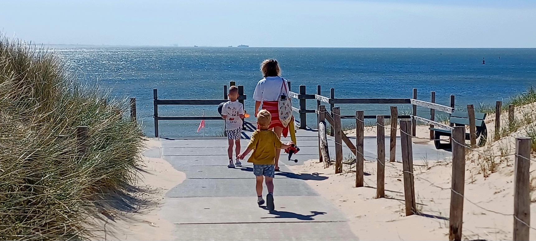 Provincie hoeft strandbezoekers niet extra te waarschuwen voor PFAS