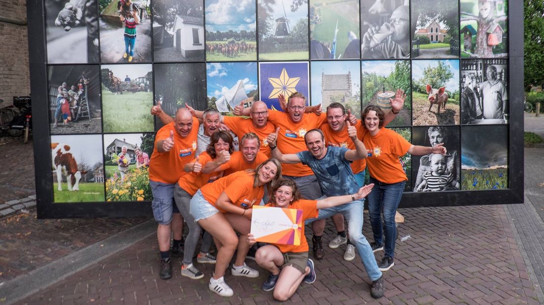 Geesteren mag zich een jaar lang 'de mooiste plaats van Gelderland' noemen. Het programma Zomer in Gelderland is daarmee na drie weken toeren voorbij. Geesteren neemt de titel over van Harreveld, die vorig jaar het programma won.