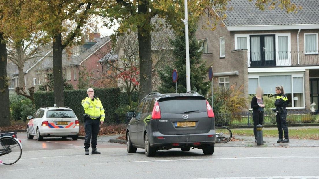 De fietser is naar het ziekenhuis gebracht